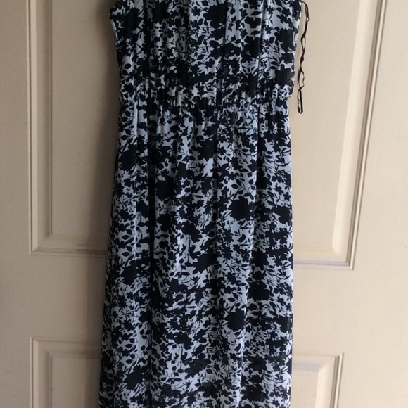 🎈SALE🎈 Black & White High Low Dress - Picture 2 of 5